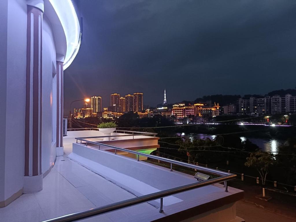 SÔNG HỒNG VIEW HOTEL