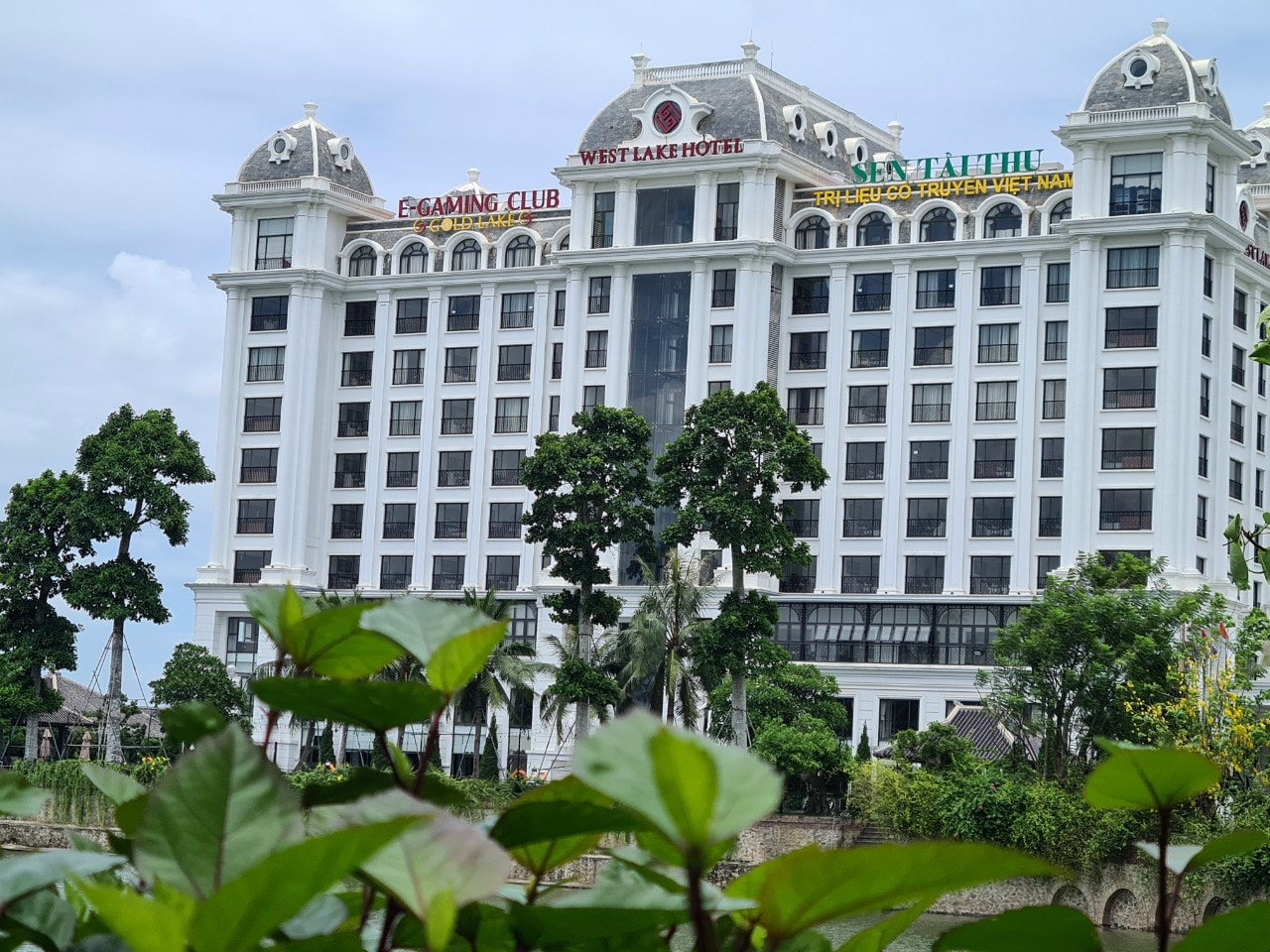 WEST LAKE HOTEL & RESORT